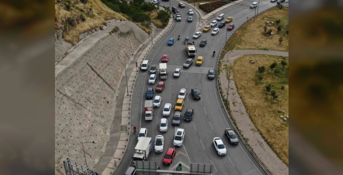 İzmir'de trafiğe kayıtlı araç sayısı 2 milyon 144 bini geçti