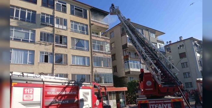 Karamürsel'de yangında mahsur kalan kadın ve çocuk kurtarıldı