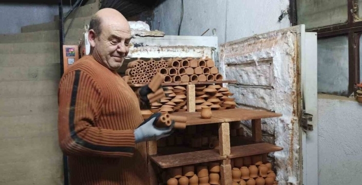 Kınık köyünün 150 yıllık çömlek mirası, güneşte adeta can buluyor
