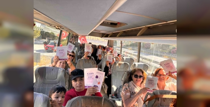 Manisalı kadınlar, İzmir'de tarihi ve kültürel bir yolculuğa çıktı