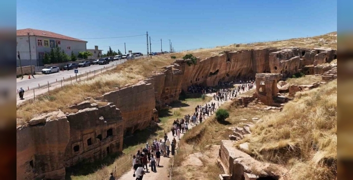 Mardin, bayramda yerli ve yabancı turistlerin ilgi odağı haline geldi