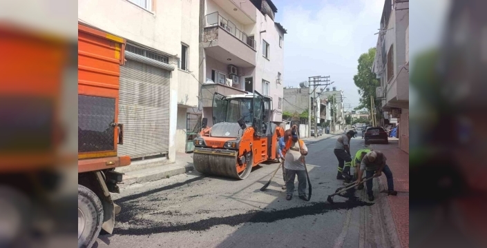 Mersin Akdeniz'de yollar yenileniyor: Altyapı çalışmaları sonrası asfaltlama başladı