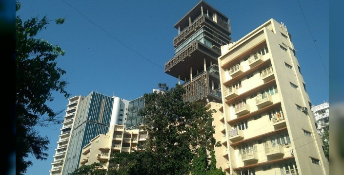 Mumbai'nin Gökdeleni: 5 Kişilik Aileye 600 Kişilik Hizmet!