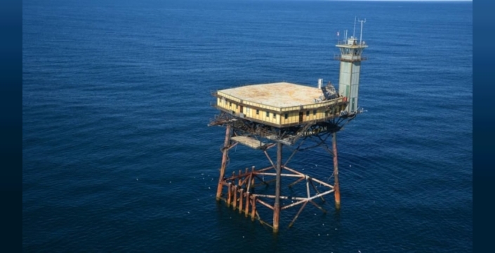 Okyanusun ortasında 'ecel tavası': Frying Pan Tower, adrenalin tutkunlarını bekliyor