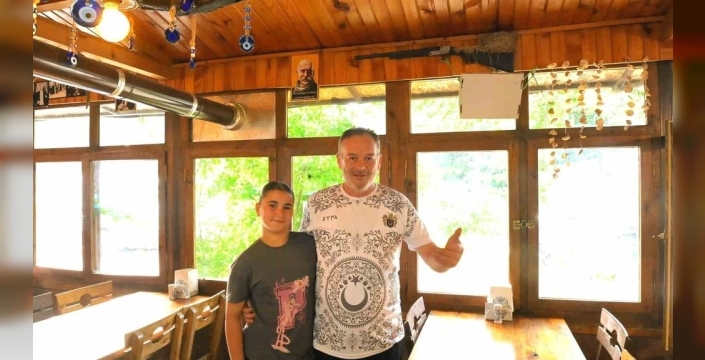 Restoranın 'en tatlı' misafirleri: Kırlangıçlar 7 yıldır aynı yuvada