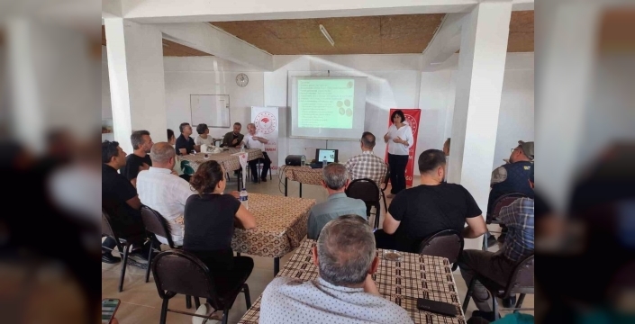 Simav'daki seracılara domates hastalıkları eğitimi verildi