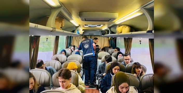 Üniversitelilerin yüzü güldü: Gölcük Belediyesi'nden 5 bini aşkın öğrenciye ücretsiz yolculuk