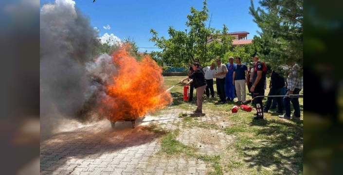 Üzümlü Devlet Hastanesi'nde personel için yangın güvenliği eğitimi verildi