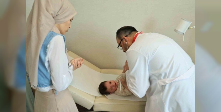 1,5 yaşındaki Hasan Hüseyin'in gizemli kusma nöbetleri, yüz binde bir görülen nadir hastalıkla son buldu: Mucize ameliyat!