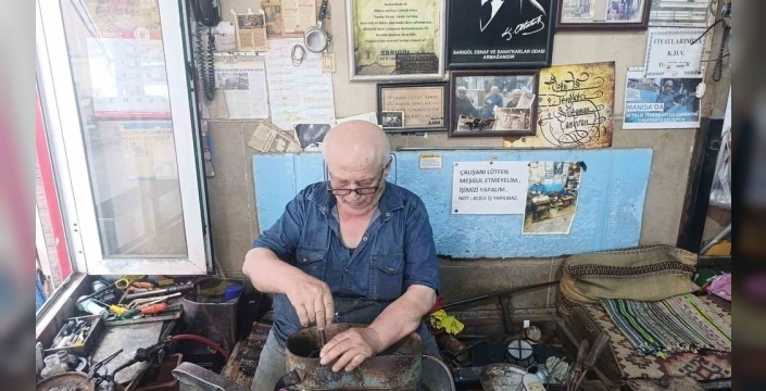 61 yıllık ustalık: Teneke sesleri Sarıgöl'de yankılanmaya devam ediyor