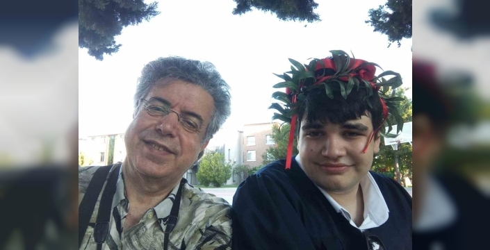 69 yaşında yüksek lisans, oğlu ile çifte mezuniyet sevinci