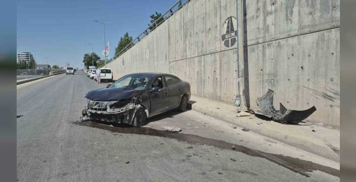Adıyaman'da lastiği patlayan otomobil kazaya neden oldu: 1 yaralı
