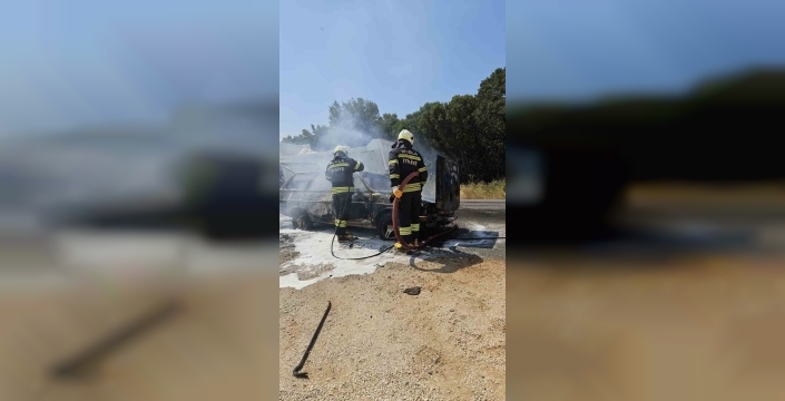 Akkaya'da seyir halindeki otomobil alevlere teslim oldu, küle döndü