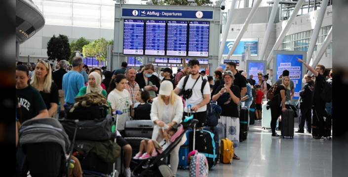 Almanya'da pasaport krizi: Türkler uzun bekleme süreleriyle karşılaşıyor