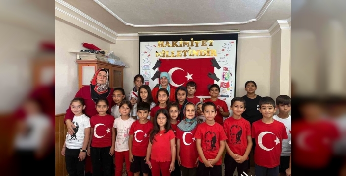 Anamur'da yaz Kur'an kursu öğrencilerine 15 Temmuz ruhu anlatıldı