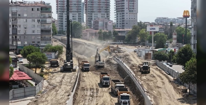 Aydın'da yeni Dörtyol köprülü kavşağında çalışmalar aralıksız sürüyor