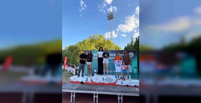 Aydınlı atlet Gaye Kadem, Türkiye ikincisi olarak gümüş madalya kazandı