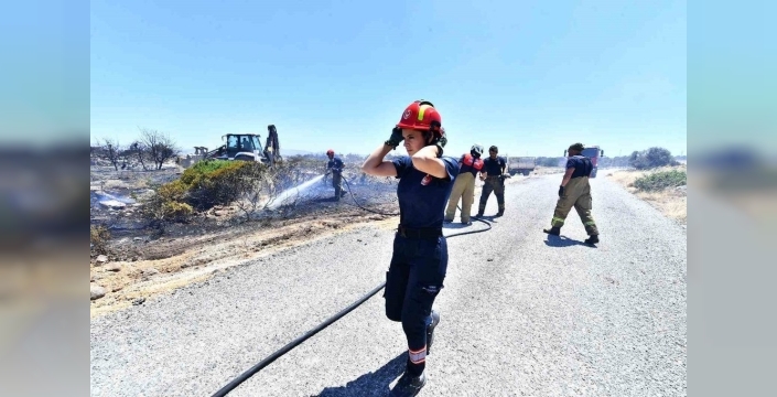 Ayet Kütükbaş: Yangınla mücadelede ön yargıları yıkan kadın şoför