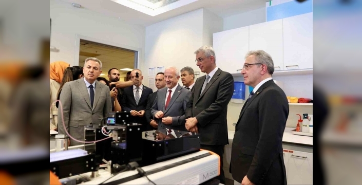 Bakan Memişoğlu'ndan İzmir'de akademik buluşma ve bilimsel incelemeler