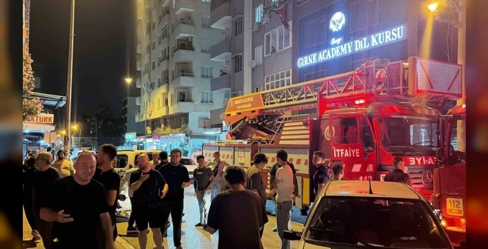 Balkonda mangal paniği: İtfaiye dumanı yangın sandı