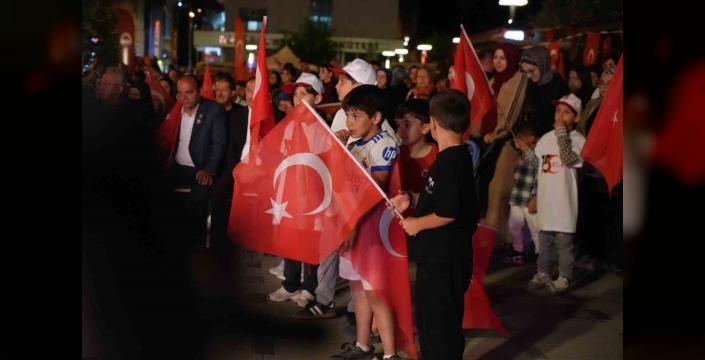 Bayburt''ta 15 Temmuz ruhu yeniden canlandı: Şehitler dualarla anıldı