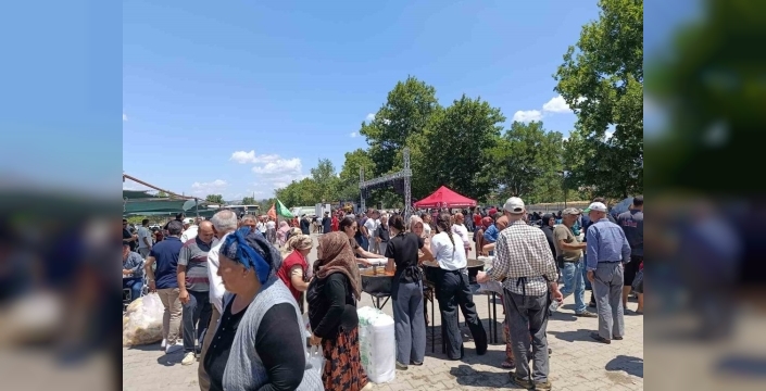 Bayramiç'te Mehmet Akif Ersoy anısına muhteşem bir gün: Binlerce kişiye yemek, coşkulu gösteriler