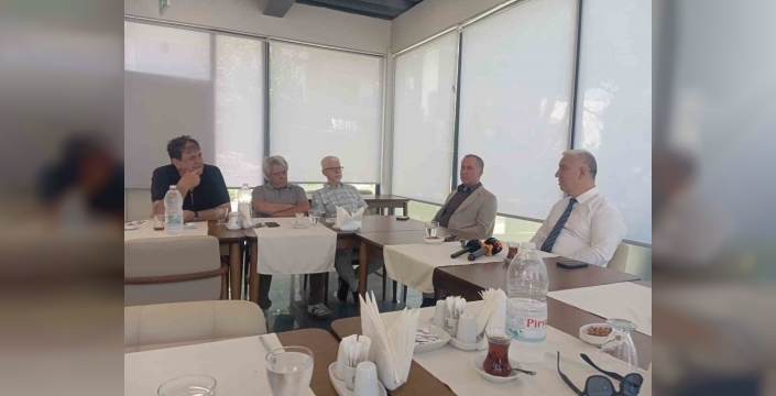 Bergama Belediye Başkanı, 19 meclis üyesiyle Yeni Parti'ye katıldı