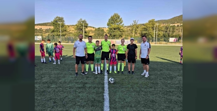Bilecik'te minik kramponlar kupaya uzandı: 4 Eylülspor U12 şampiyonu