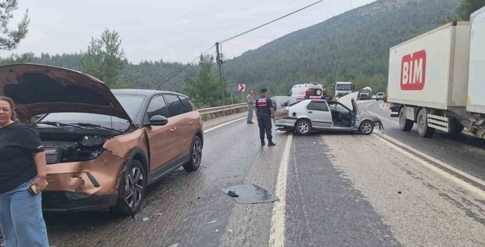 Bilecik yollarında dehşet: Gülümbe rampalarında zincirleme kazada 2 kişi yaralandı