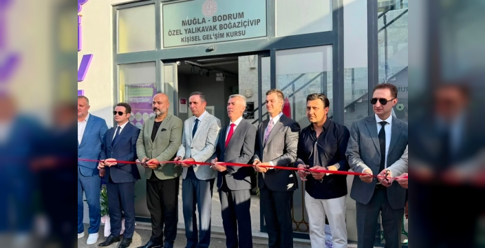 Bodrum protokolü Yalıkavak'ta kişisel gelişim kursu açılışında buluştu