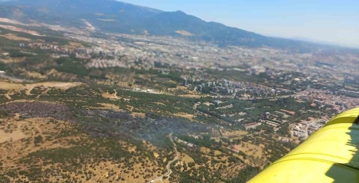 Bornova'daki orman yangını kontrollü hale getirildi