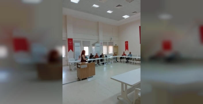 Bozüyük'te bağımlılık ve çocuk yetiştirme üzerine kritik eğitimler verildi