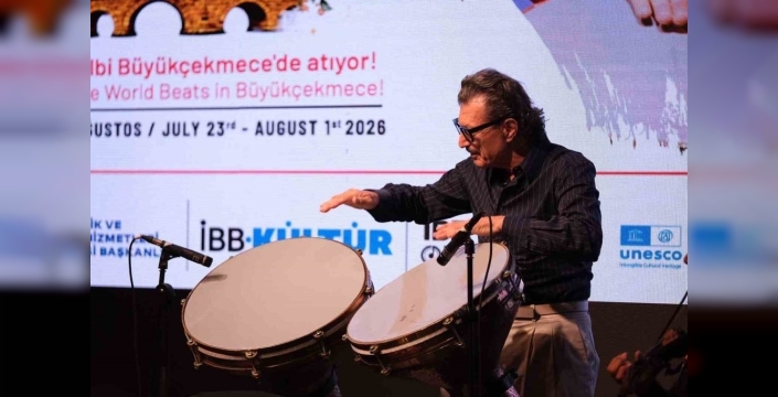 Burhan Öçal, Büyükçekmece'de ustalara saygı gecesinde sahne aldı