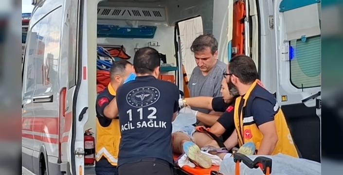 Bursa'da köprülü kavşakta meydana gelen feci kazada 3 kişi hayatını kaybetti, 2 kişi ağır yaralandı