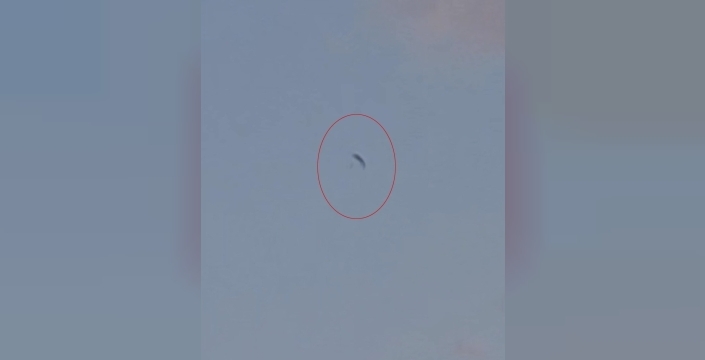 Bursa'da yamaç paraşütü pilotları, ani hava değişimiyle zeytinliğe 'zorunlu iniş' yaptı, gerçeği öğrenince panik yaşandı