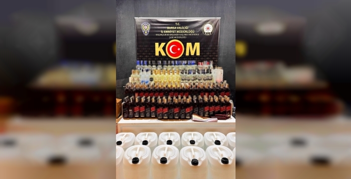 Bursa'da zehir tacirlerine darbe: 370 şişe sahte içki ve 600 litre etil alkol ele geçirildi!