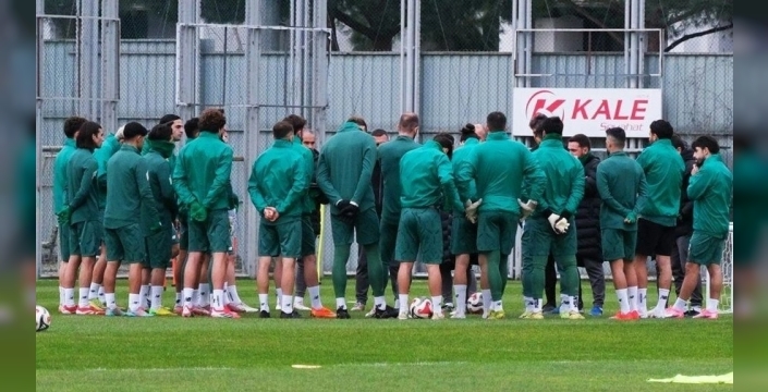 Bursaspor-Shakhtar Donetsk maçına büyük ilgi: 15 bin 230 bilet satıldı