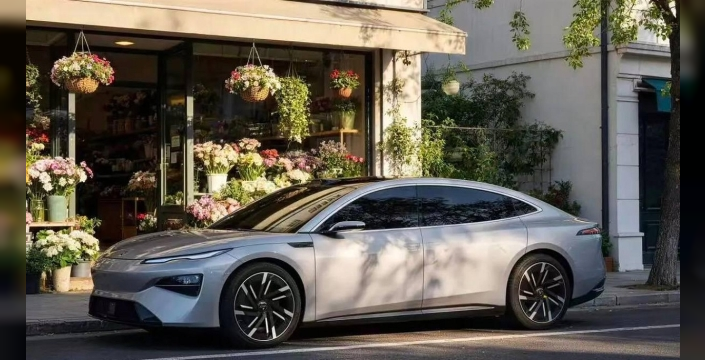 BYD, 905 kilometre menzil sunan yeni elektrikli sedanını tanıttı