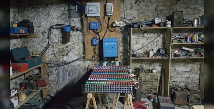 Çöpten elektrik üreten dâhi: 2016'dan beri şebekeye bağlı değil!