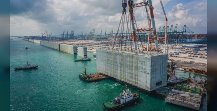 Dev beton bloklar denize 'yutkurtuldu': Singapur limanı devrim yaratıyor