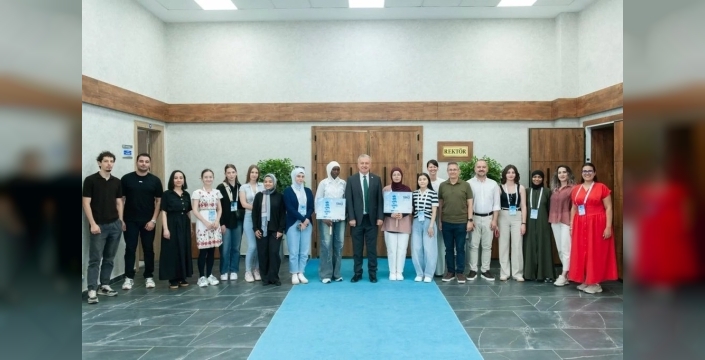 Dünyanın dört bir yanından 13 öğrenci, Erzincan'da Türkçe öğreniyor
