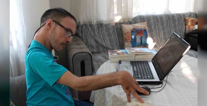 Engelleri aşan şairden ilham veren kitap: 'İnanmak başarmanın yarısıdır