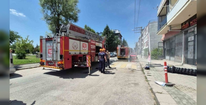 Eskişehir’de iş yeri yangını: Dumandan etkilenen 6 kişi hastaneye kaldırıldı