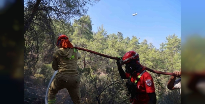 Fethiye'de orman yangını alevleniyor: Ekipler anında müdahale ediyor!