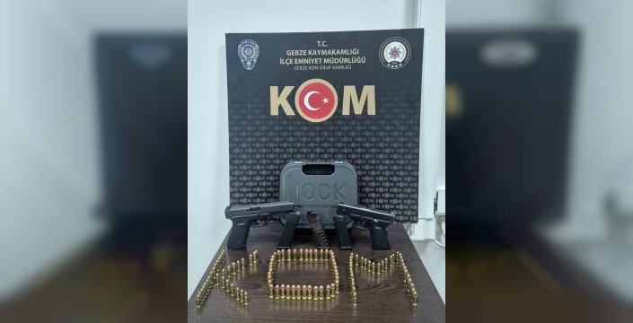 Gebze'de ruhsatsız silah operasyonu: 2 tabanca ve change araç ele geçirildi