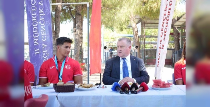 Gençlik ve Spor Bakanı Bak, Muğla'da milli sporcularla buluştu