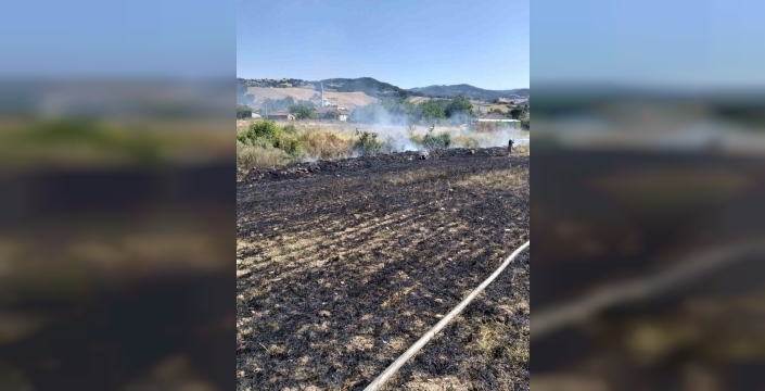 Gönen'de iki ayrı arazide alevler kontrol altına alındı