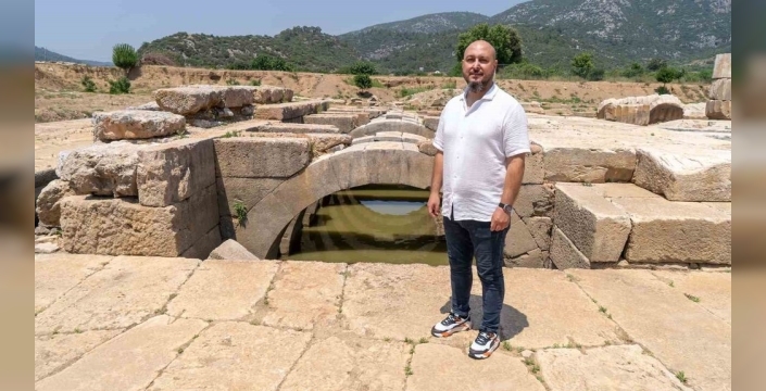 Homeros'un kökleri: İzmir'de keşfedilen heykel büyük yankı uyandırdı