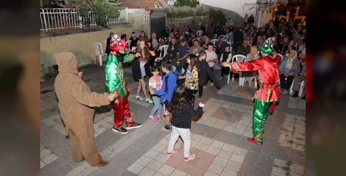 Ilıca sokakları 'Biz Bize' şenliğiyle yankılandı: Kültür ve eğlence dolu bir akşam