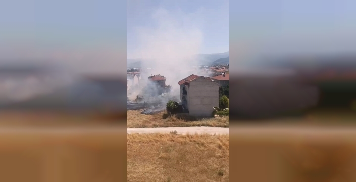 İnegöl'de anız yangını: 20 dönüm tarım arazisi küle döndü